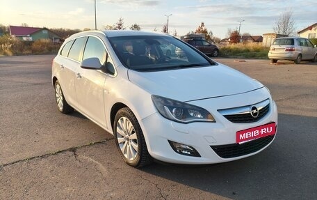 Opel Astra J, 2011 год, 700 000 рублей, 1 фотография