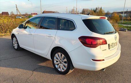 Opel Astra J, 2011 год, 700 000 рублей, 5 фотография