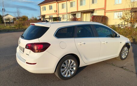 Opel Astra J, 2011 год, 700 000 рублей, 6 фотография
