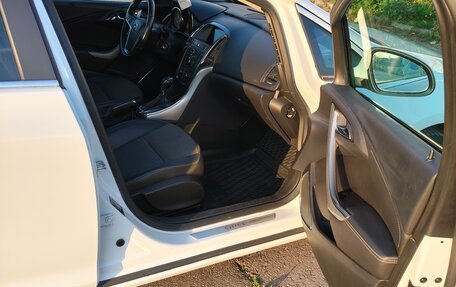 Opel Astra J, 2011 год, 700 000 рублей, 9 фотография