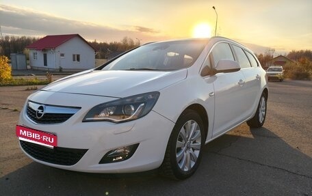 Opel Astra J, 2011 год, 700 000 рублей, 3 фотография
