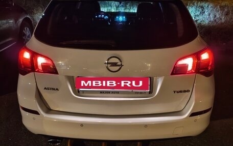 Opel Astra J, 2011 год, 700 000 рублей, 26 фотография