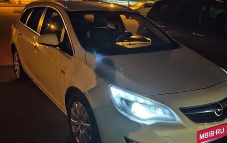 Opel Astra J, 2011 год, 700 000 рублей, 27 фотография