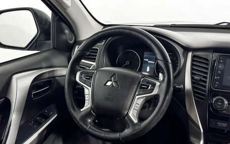 Mitsubishi Pajero Sport III рестайлинг, 2019 год, 2 590 000 рублей, 16 фотография