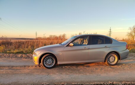 BMW 3 серия, 2007 год, 1 000 000 рублей, 2 фотография