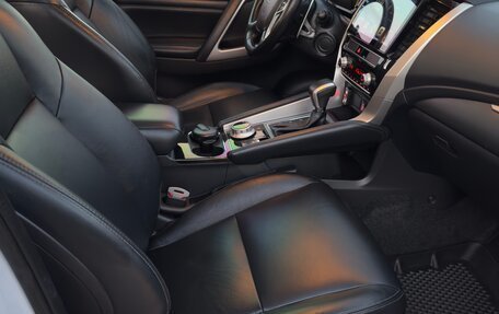 Mitsubishi Pajero Sport III рестайлинг, 2020 год, 4 190 000 рублей, 27 фотография