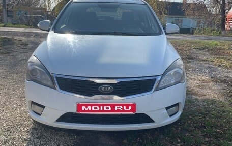 KIA cee'd I рестайлинг, 2010 год, 650 000 рублей, 4 фотография