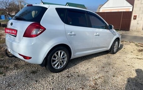 KIA cee'd I рестайлинг, 2010 год, 650 000 рублей, 6 фотография
