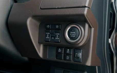 Toyota Roomy I, 2022 год, 1 350 000 рублей, 8 фотография