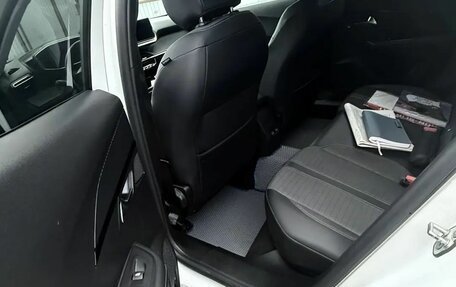 Peugeot 2008 II, 2021 год, 1 750 000 рублей, 8 фотография