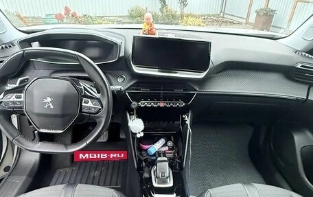 Peugeot 2008 II, 2021 год, 1 750 000 рублей, 12 фотография