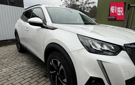 Peugeot 2008 II, 2021 год, 1 750 000 рублей, 2 фотография