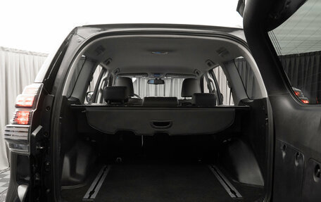 Toyota Land Cruiser Prado 150 рестайлинг, 2016 год, 3 150 000 рублей, 21 фотография