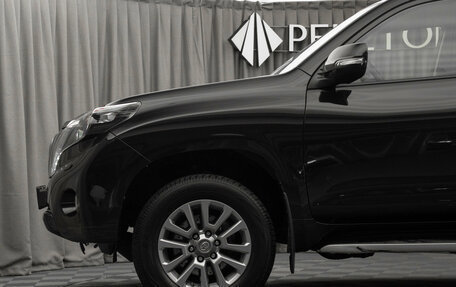 Toyota Land Cruiser Prado 150 рестайлинг, 2016 год, 3 150 000 рублей, 22 фотография