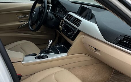 BMW 3 серия, 2015 год, 1 700 000 рублей, 13 фотография