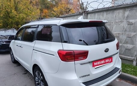KIA Carnival III, 2018 год, 2 800 000 рублей, 6 фотография