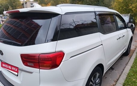 KIA Carnival III, 2018 год, 2 800 000 рублей, 7 фотография