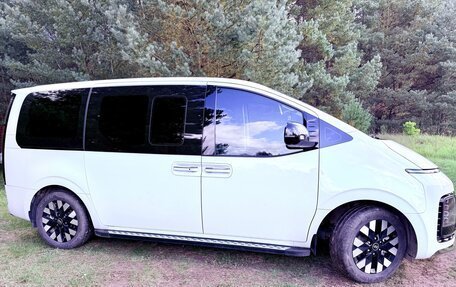 Hyundai Staria, 2024 год, 6 000 000 рублей, 4 фотография