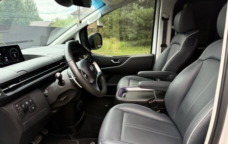 Hyundai Staria, 2024 год, 6 000 000 рублей, 13 фотография