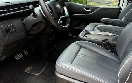 Hyundai Staria, 2024 год, 6 000 000 рублей, 14 фотография
