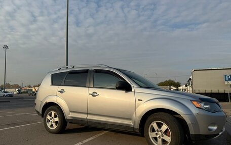 Mitsubishi Outlander III рестайлинг 3, 2007 год, 625 000 рублей, 4 фотография