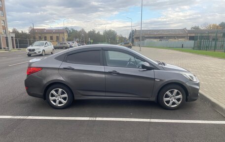 Hyundai Solaris II рестайлинг, 2011 год, 770 000 рублей, 2 фотография
