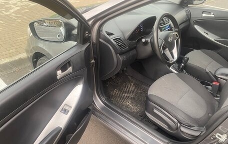 Hyundai Solaris II рестайлинг, 2011 год, 770 000 рублей, 9 фотография
