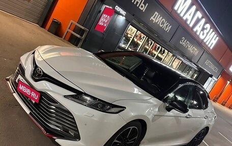 Toyota Camry, 2020 год, 2 570 000 рублей, 3 фотография