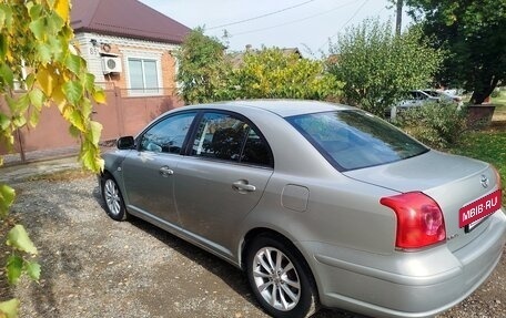 Toyota Avensis III рестайлинг, 2005 год, 730 000 рублей, 5 фотография