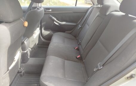 Toyota Avensis III рестайлинг, 2005 год, 730 000 рублей, 11 фотография