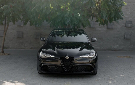 Alfa Romeo Giulia II, 2017 год, 4 500 000 рублей, 28 фотография