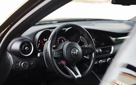 Alfa Romeo Giulia II, 2017 год, 4 500 000 рублей, 30 фотография