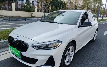 BMW 1 серия, 2023 год, 1 680 000 рублей, 1 фотография
