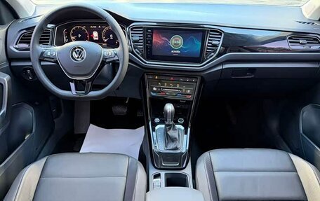 Volkswagen T-Roc I, 2022 год, 1 230 000 рублей, 10 фотография