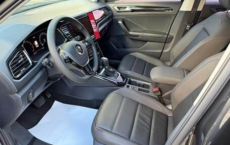 Volkswagen T-Roc I, 2022 год, 1 230 000 рублей, 9 фотография