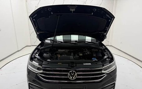 Volkswagen Tiguan II, 2023 год, 2 200 000 рублей, 8 фотография