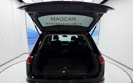 Volkswagen Tiguan II, 2023 год, 2 200 000 рублей, 9 фотография