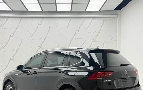Volkswagen Tiguan II, 2023 год, 2 200 000 рублей, 6 фотография