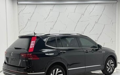 Volkswagen Tiguan II, 2023 год, 2 200 000 рублей, 4 фотография