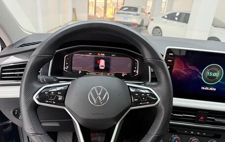 Volkswagen Tiguan II, 2023 год, 2 200 000 рублей, 12 фотография