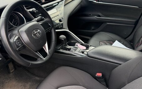 Toyota Camry, 2018 год, 1 650 000 рублей, 5 фотография