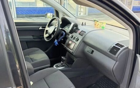 Volkswagen Touran III, 2005 год, 650 000 рублей, 3 фотография