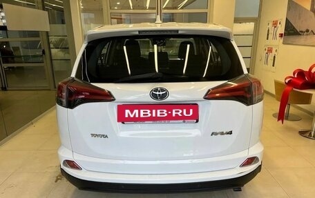 Toyota RAV4, 2018 год, 2 550 000 рублей, 5 фотография