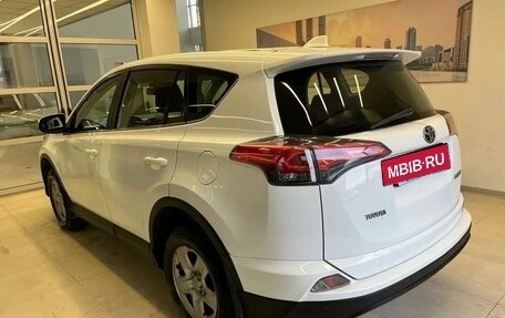 Toyota RAV4, 2018 год, 2 550 000 рублей, 6 фотография