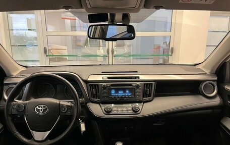 Toyota RAV4, 2018 год, 2 550 000 рублей, 11 фотография