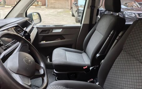 Volkswagen Caravelle T6 рестайлинг, 2021 год, 2 950 000 рублей, 4 фотография