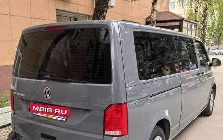 Volkswagen Caravelle T6 рестайлинг, 2021 год, 2 950 000 рублей, 2 фотография