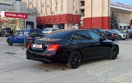 Mercedes-Benz E-Класс, 2018 год, 3 300 000 рублей, 5 фотография