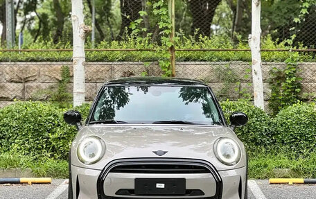 MINI Hatch, 2023 год, 1 870 000 рублей, 2 фотография