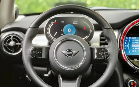 MINI Hatch, 2023 год, 1 870 000 рублей, 13 фотография